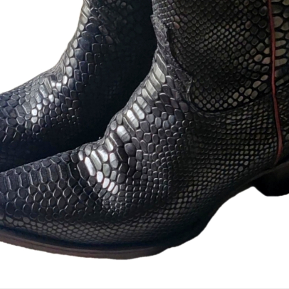 Freebird Miramar Black Textured Ankle Boots - Picture 9 of 16